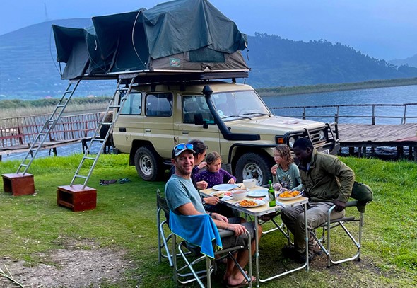 Plan a self-drive camping safari across Tanzania's northern circuit: top campsites, park fees, and rugged 4×4 rooftop-tent rentals from Arusha
